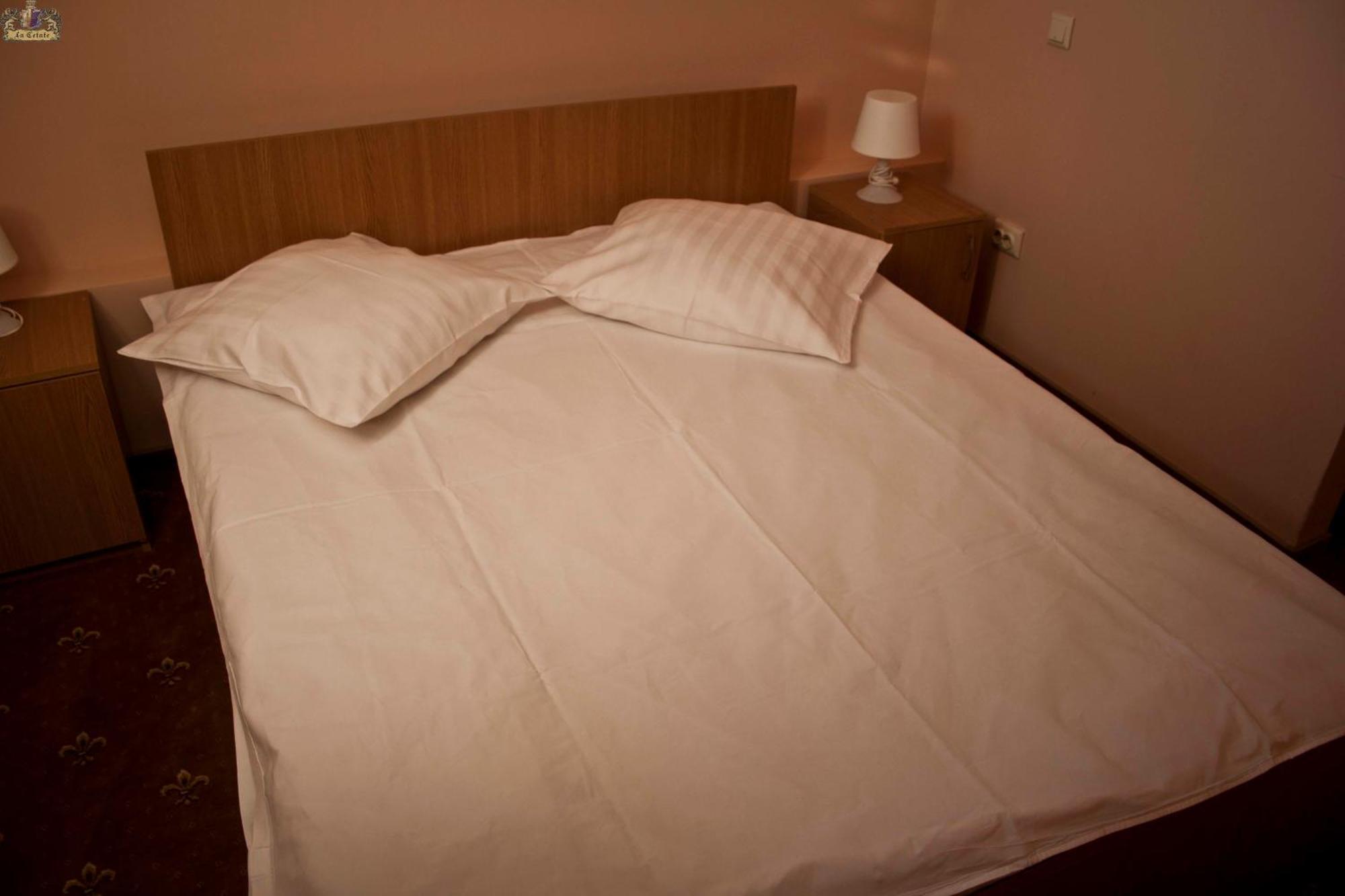Hotel LaCetate Piteşti Camera foto