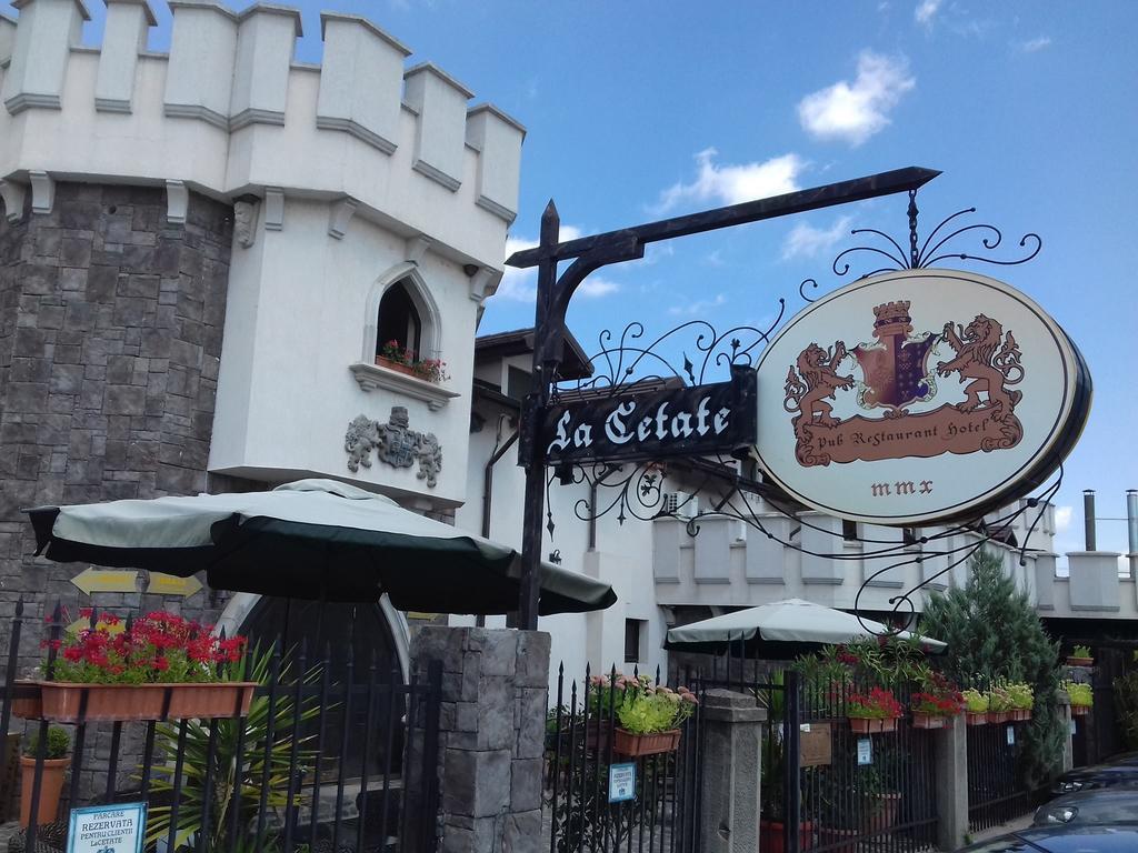 Hotel LaCetate Piteşti Esterno foto