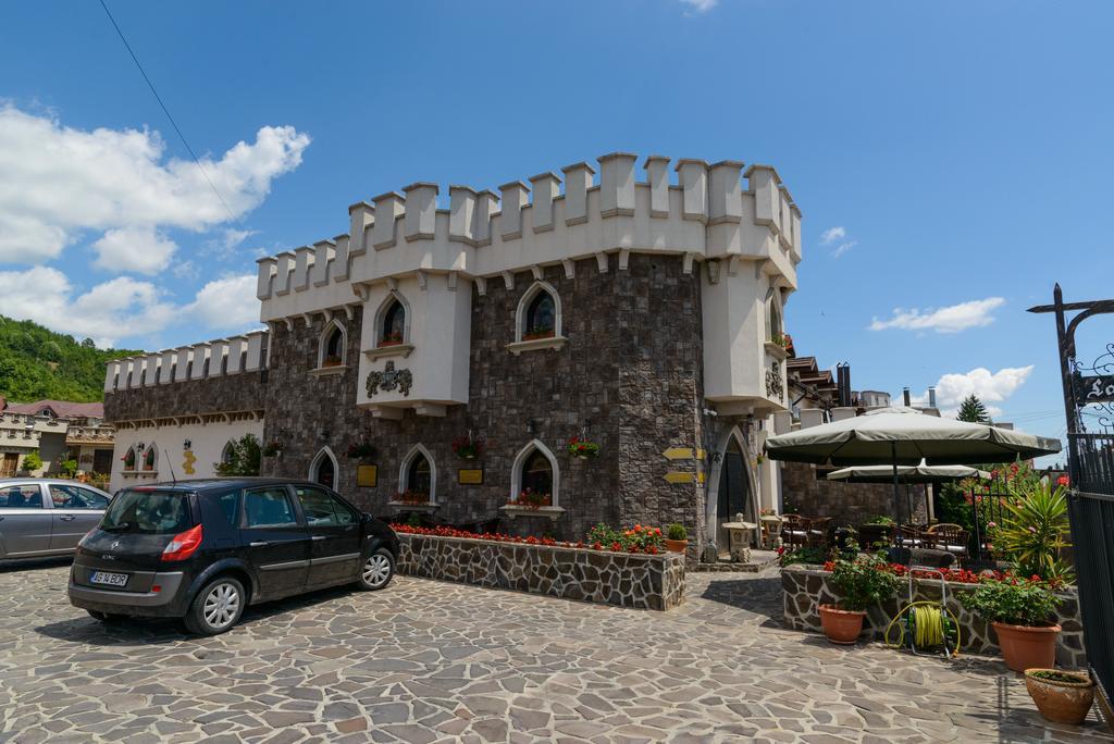 Hotel LaCetate Piteşti Esterno foto