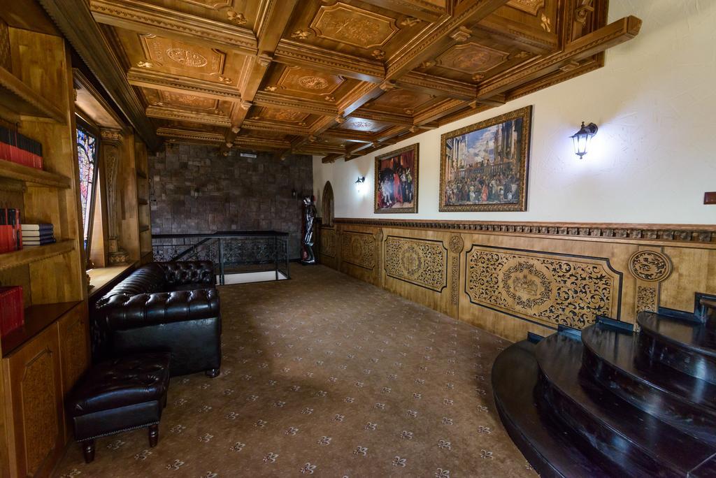 Hotel LaCetate Piteşti Esterno foto