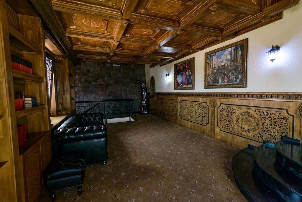 Hotel LaCetate Piteşti Esterno foto