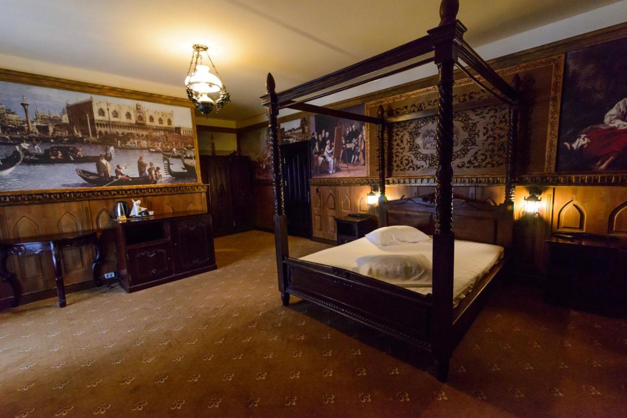 Hotel LaCetate Piteşti Esterno foto