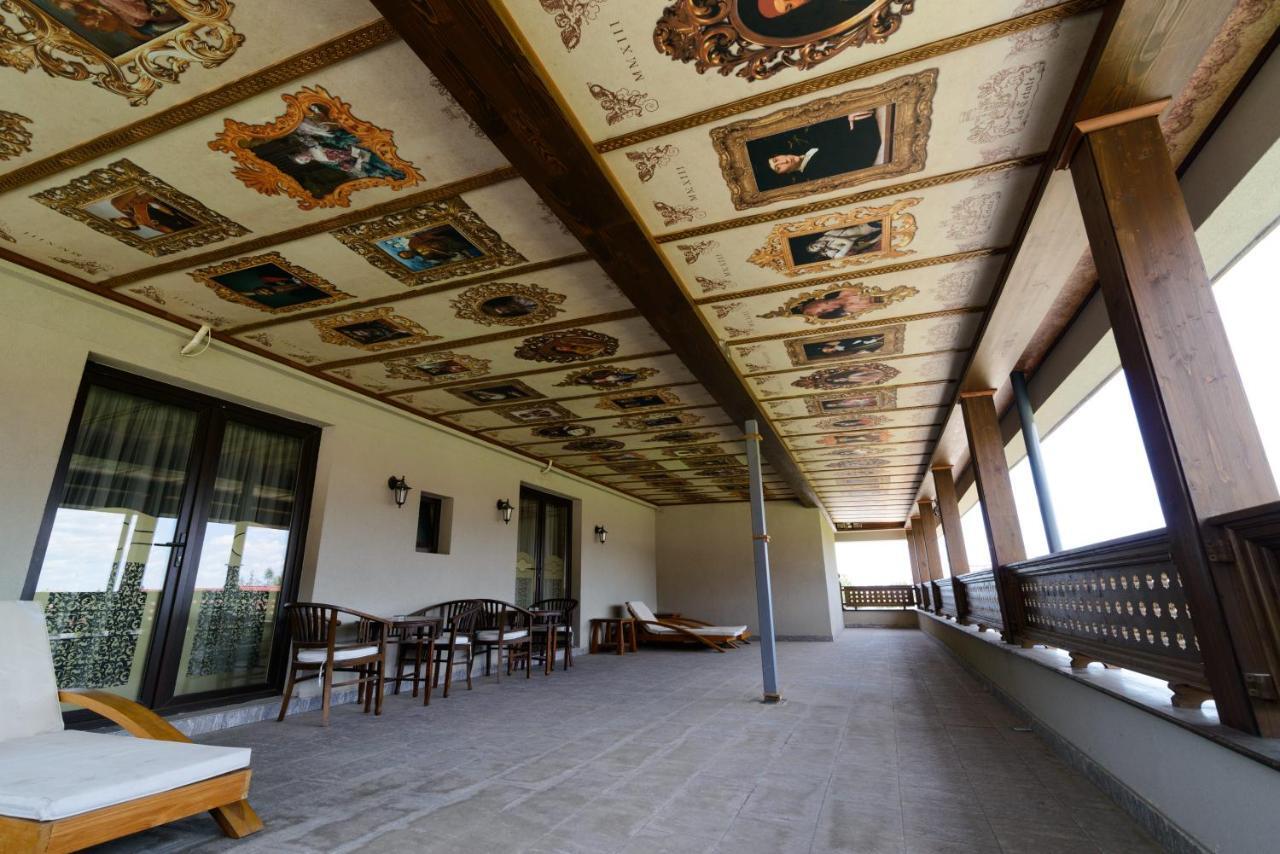 Hotel LaCetate Piteşti Esterno foto