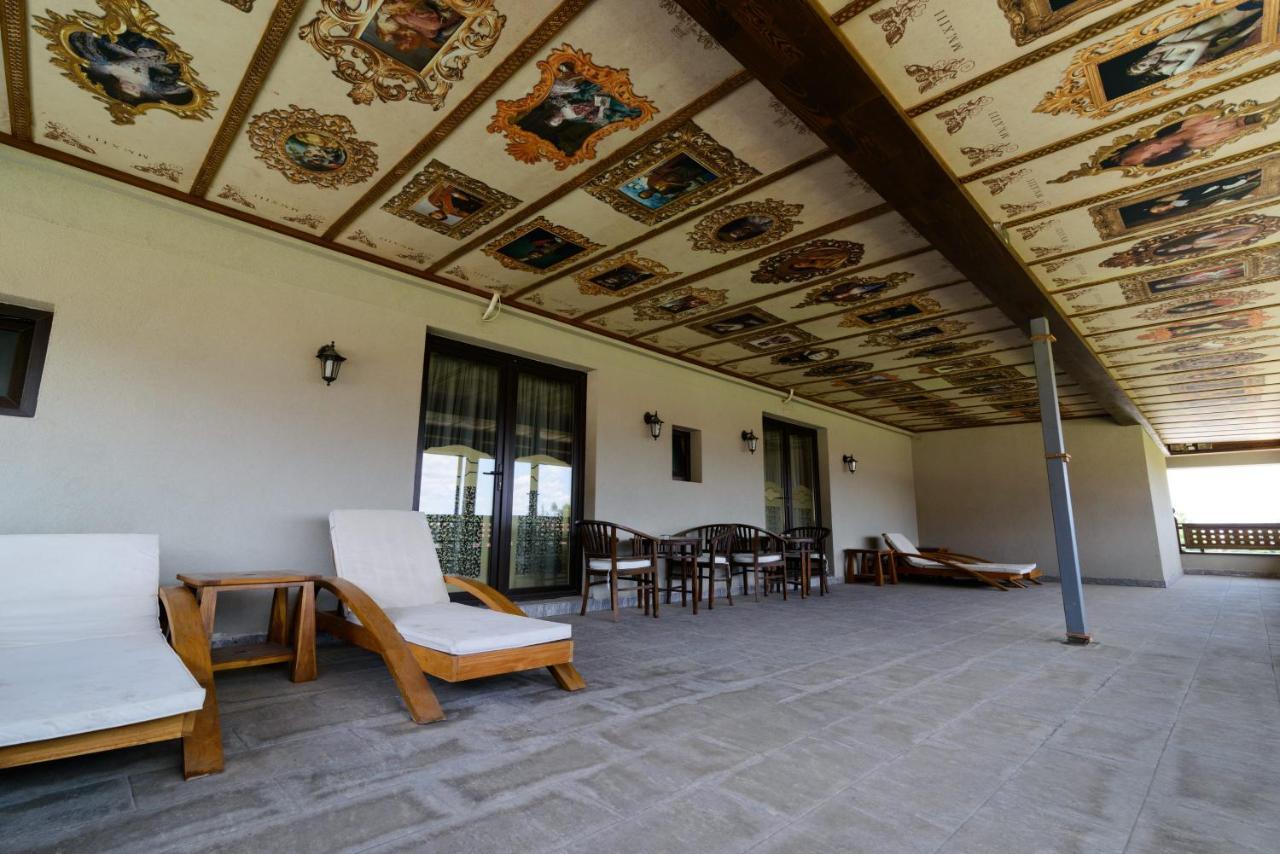 Hotel LaCetate Piteşti Esterno foto