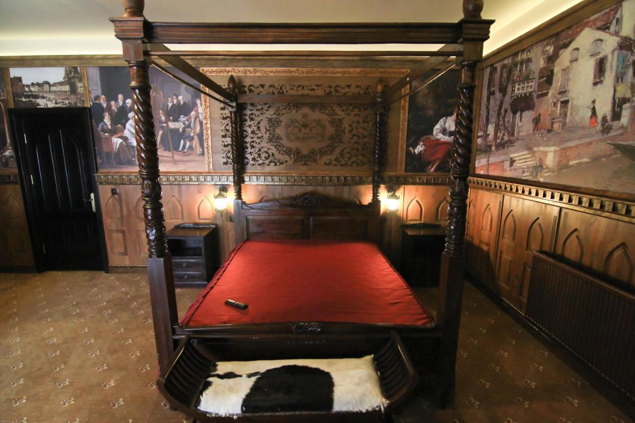 Hotel LaCetate Piteşti Esterno foto