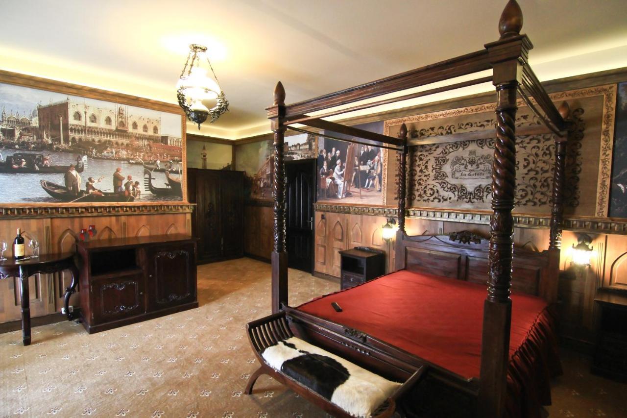 Hotel LaCetate Piteşti Esterno foto